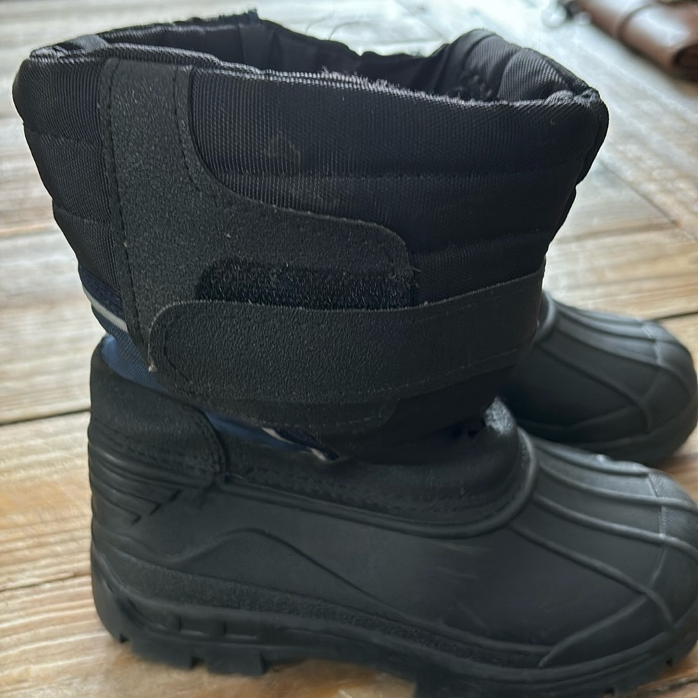 Winter boots baby/toddler size 11 purchased at Striderite store.